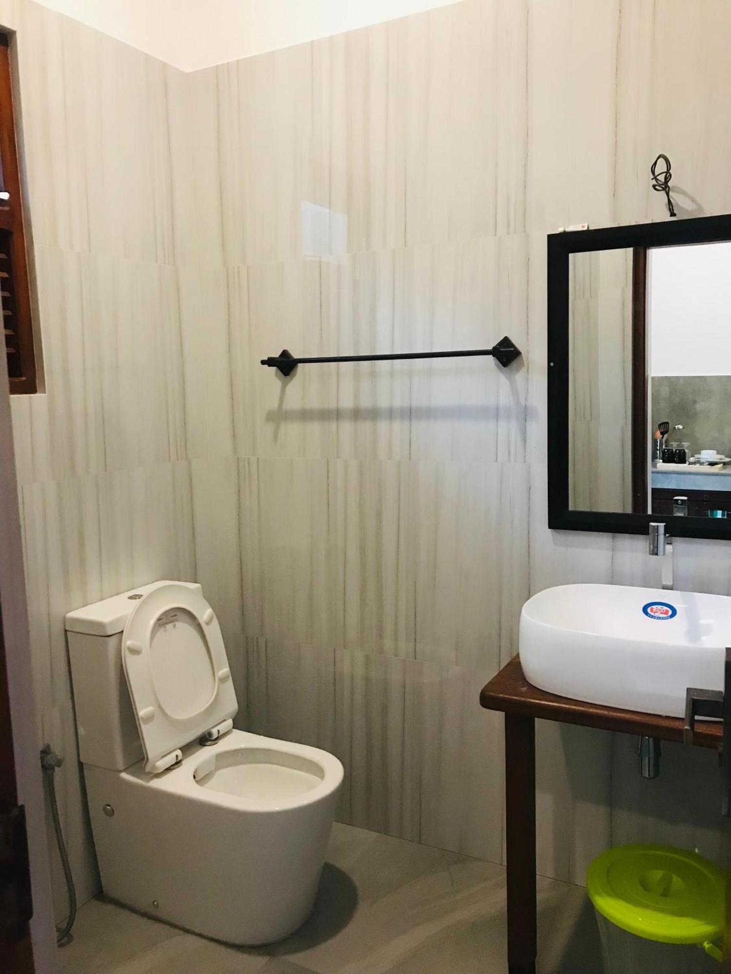 Blue Whales Hotel ヒッカドゥワ エクステリア 写真